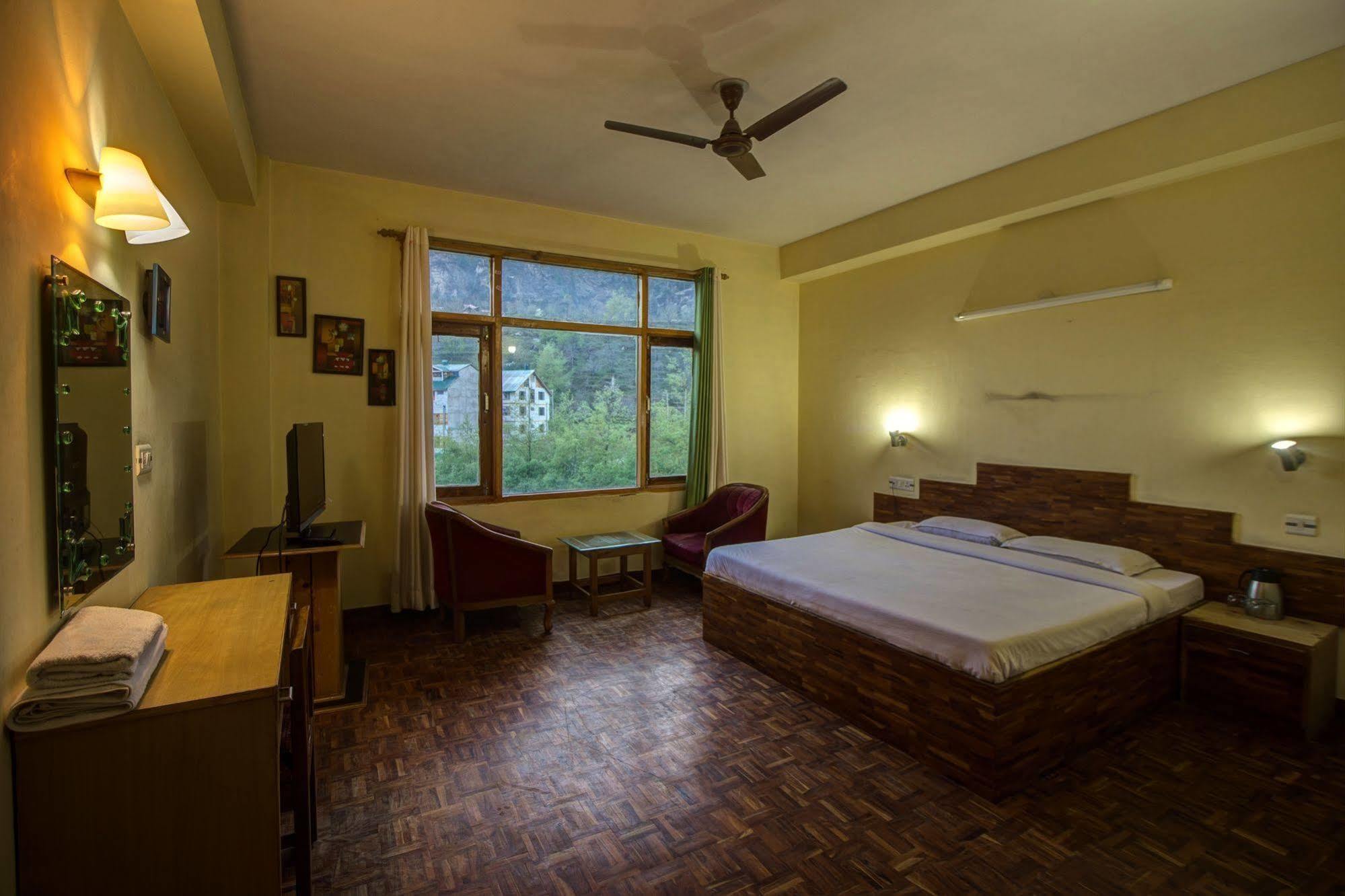 Kalinga Grand Hotel Manāli Exterior foto