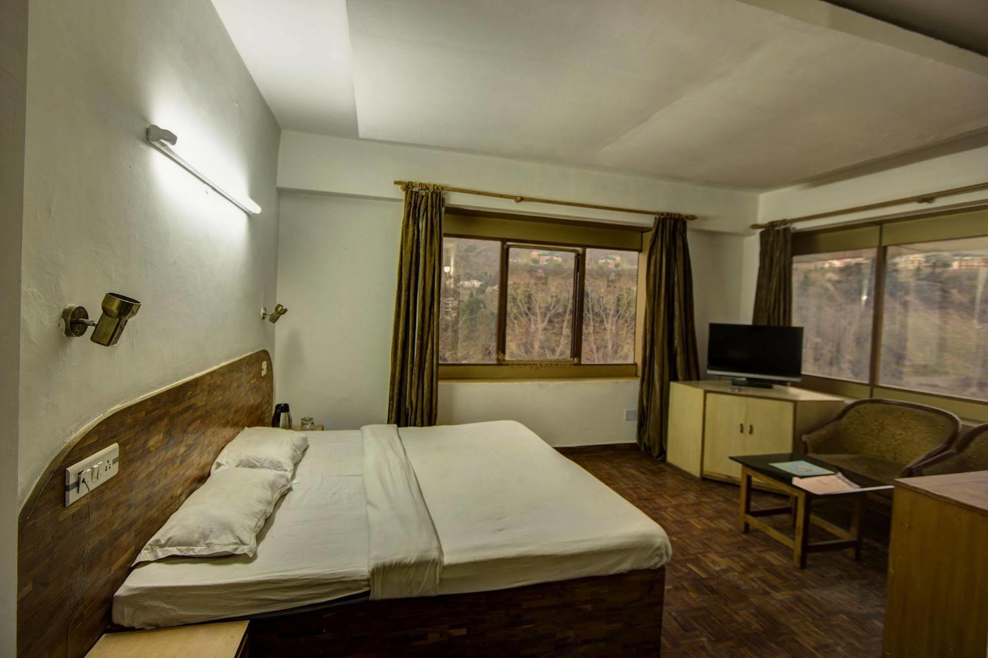 Kalinga Grand Hotel Manāli Exterior foto