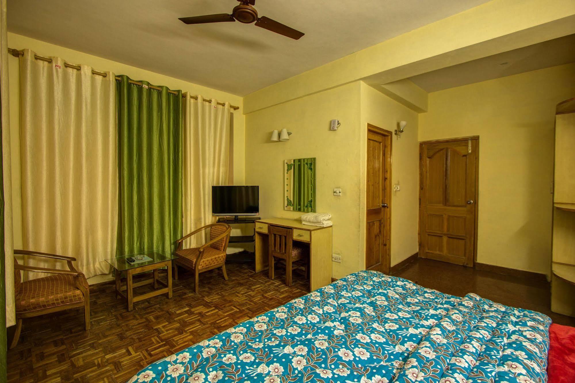Kalinga Grand Hotel Manāli Exterior foto